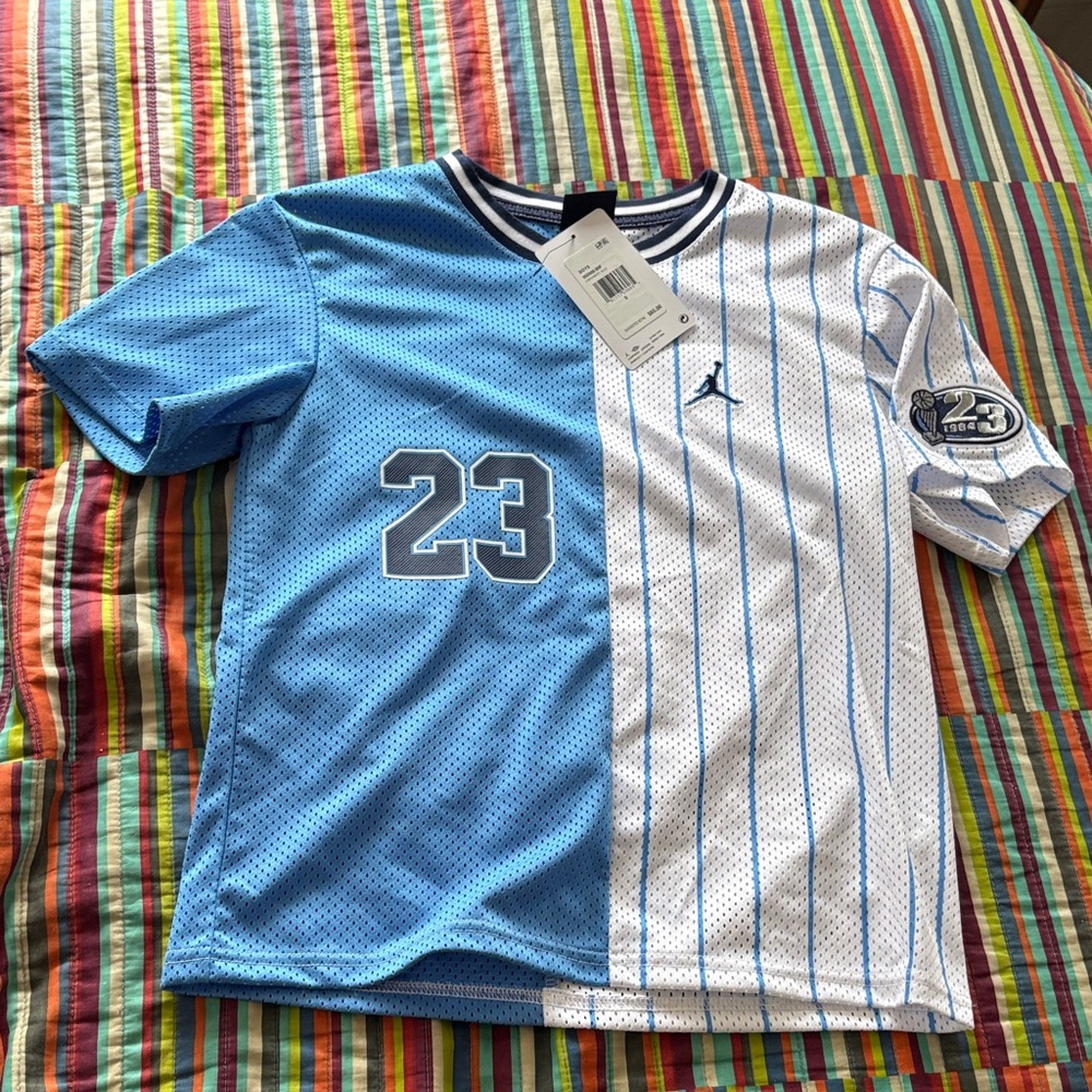Jordan Split-Panel Mesh Jersey in Light Blue and White size small new tags